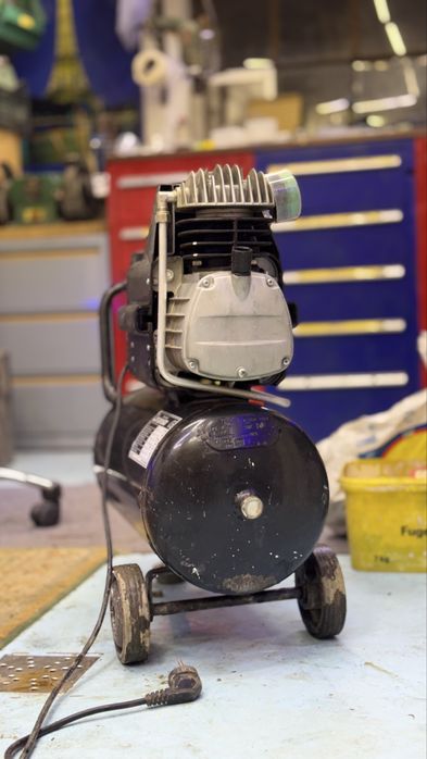 Compresor Aer Einhell K2230 / 24L / 8 bar