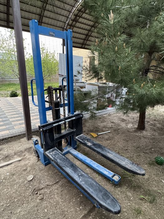 ШТАБЕЛЕР продается