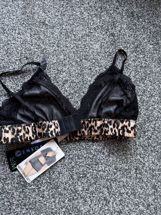 Бюстие размер М чисто ново