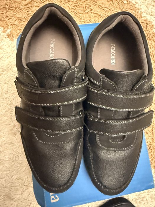 Продам мужские  ботинки