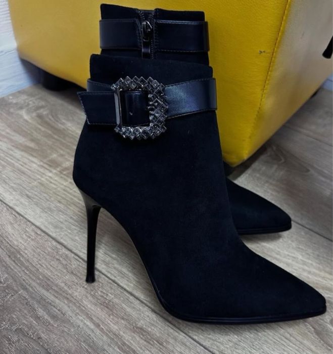 Ботильоны полусапожки на шпильке