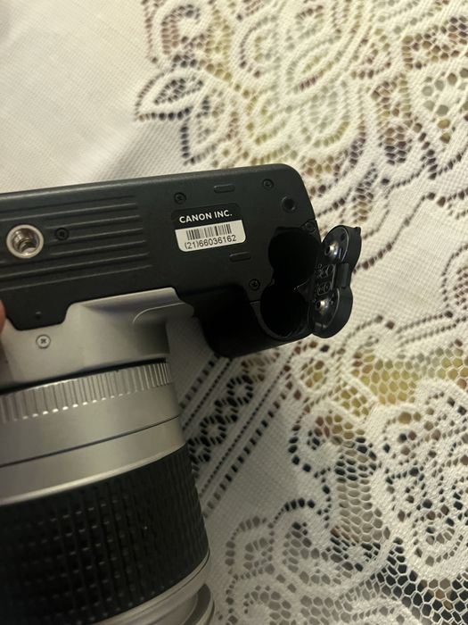 Vand aparat canon mai multe detali la telefon