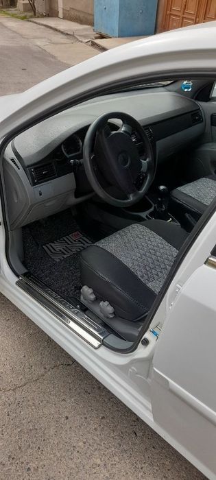 Chevrolet Gentra 2017-yil 2 pozitsiya