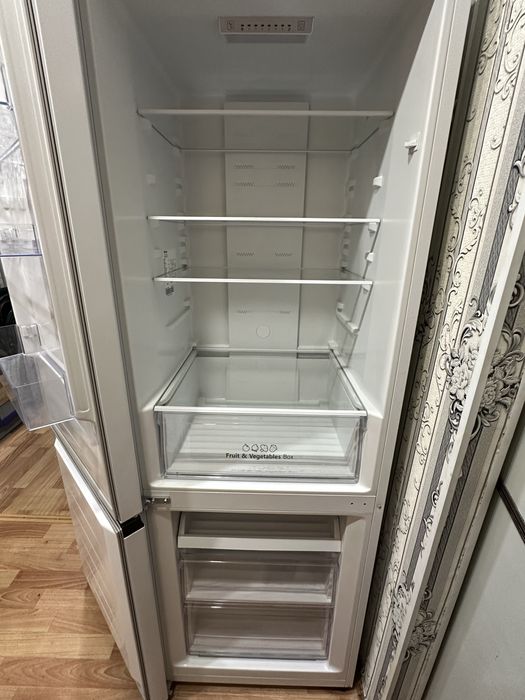 Холодильник Hisense