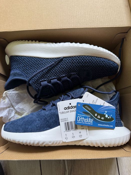 Нови оригинални маратонки Adidas