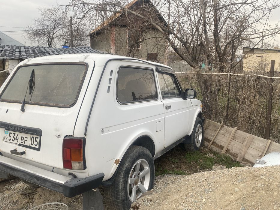 Нива на разбор все в наличи