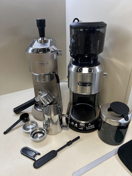 Кафемашина DeLonghi Dedica Arte EC885.BG и DeLonghi Dedica KG521.M