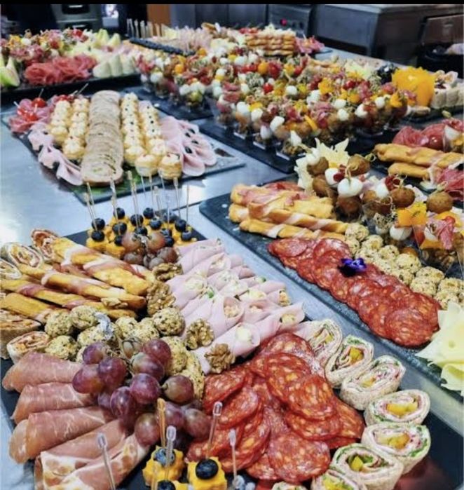 Platouri reci si calde la tine acasa,va rog citiți anuntul