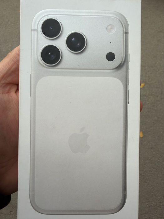 Продам iphone 17 pro 256