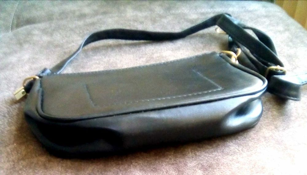 Продавам нова дамска чанта