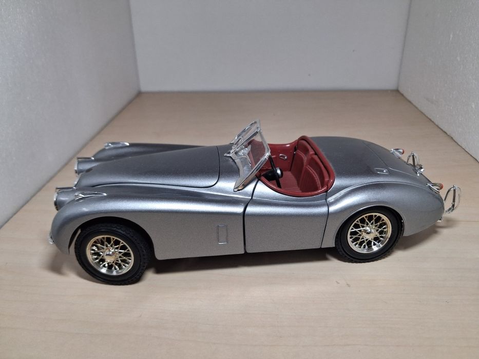 Scara 1:18 jaguar xk120 ertl