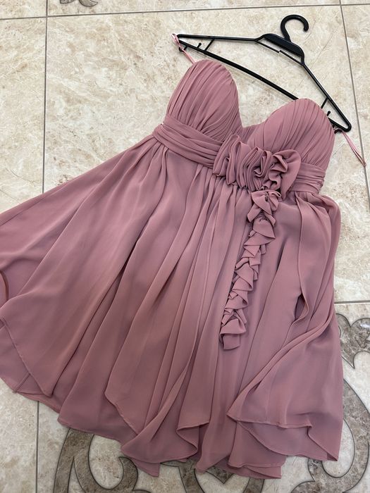 Продавам официална рокля