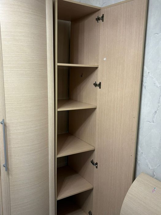 Продаю два шкафа б/у