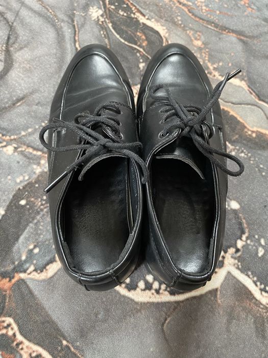 Продам туфли для мальчика 36 размер