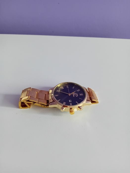 Мъжки часовник Dijanes, златен цвят