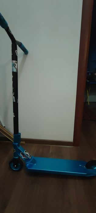 Самокат синий,черный