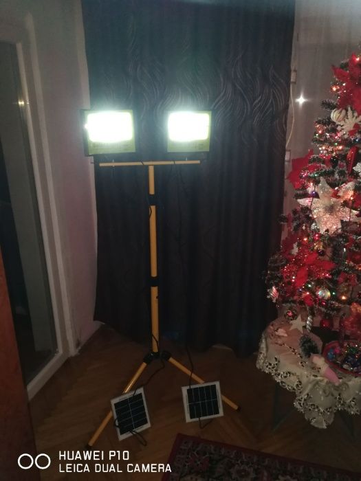 vand stativ proiector plus 2 proiectoare solare de 60 w