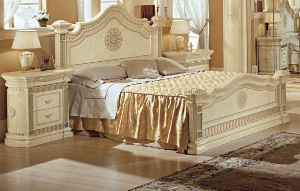 Колекция мебели от Италия.