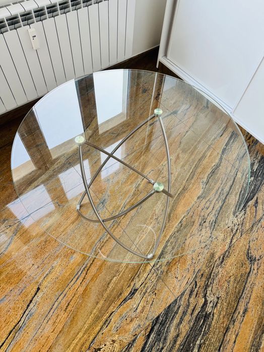 Кръгла  маса полирана неръждаема стомана със закалено стъкло ф90