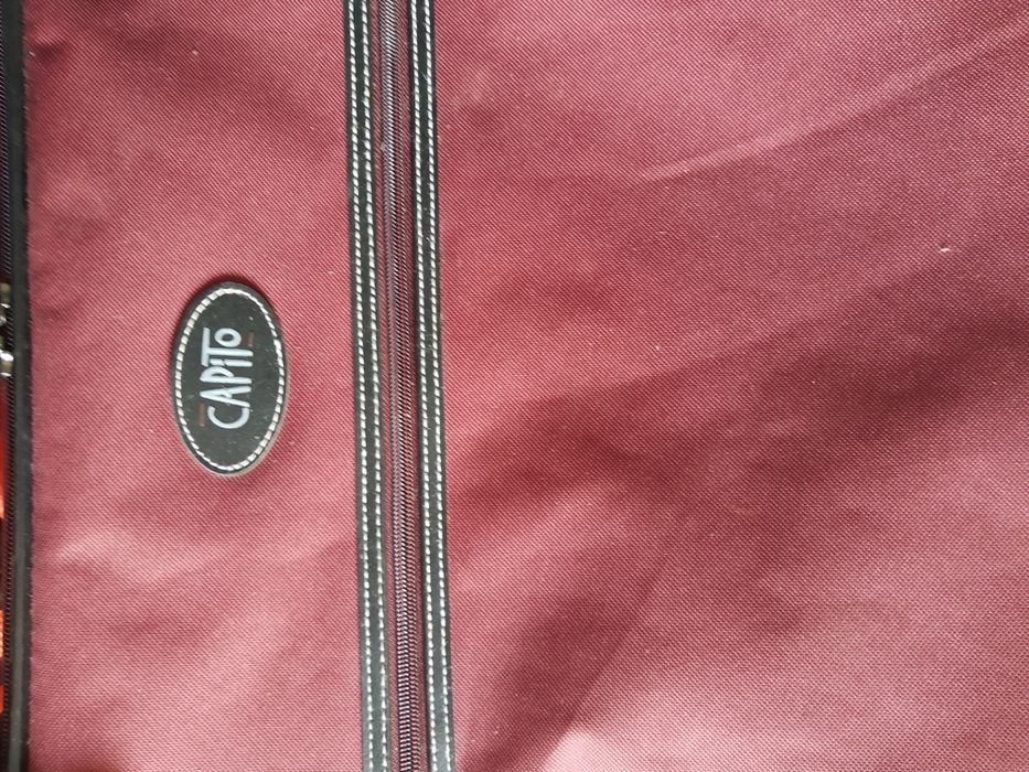 Продавам 2 ръчни куфара