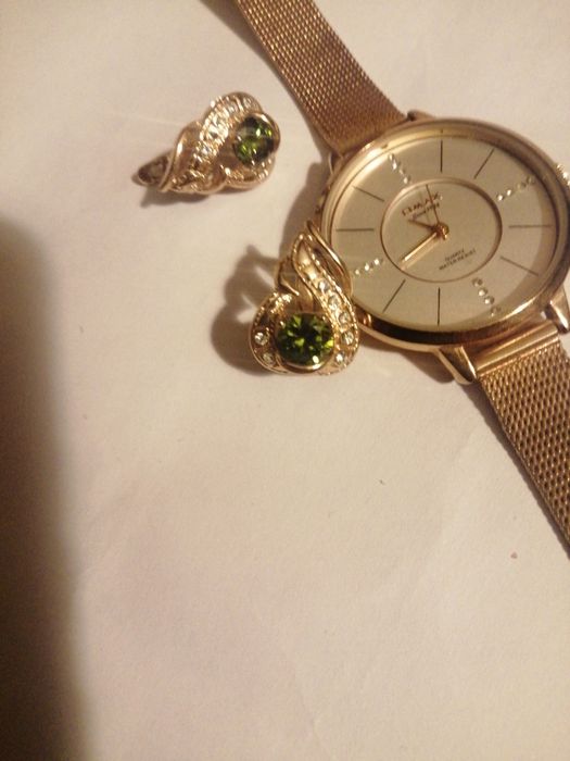 Продам часы серьги кольцо