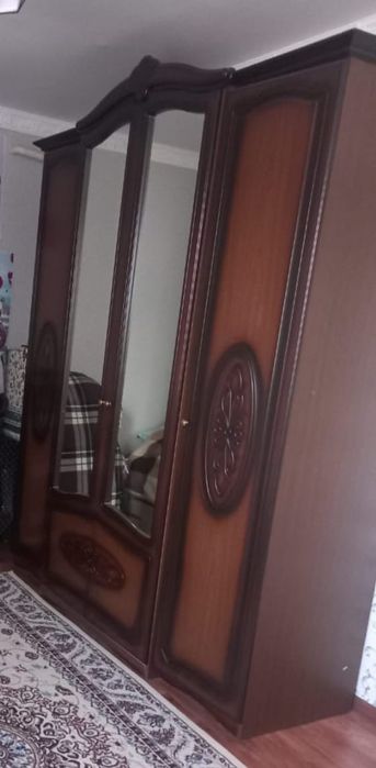 Шкаф платяной продается