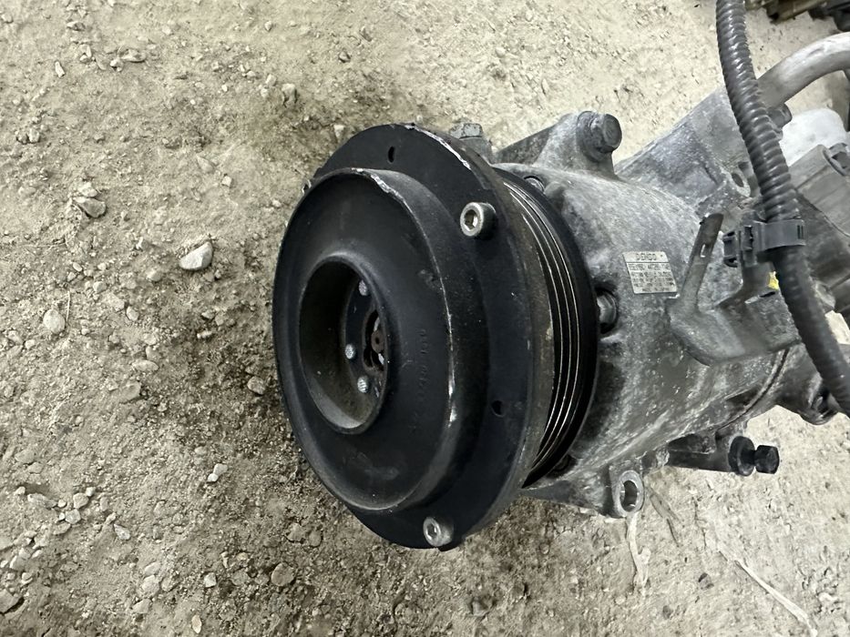 Компрессор кондиционера привозной Тойота Лексус