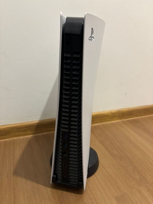 Продам игровую PS 5