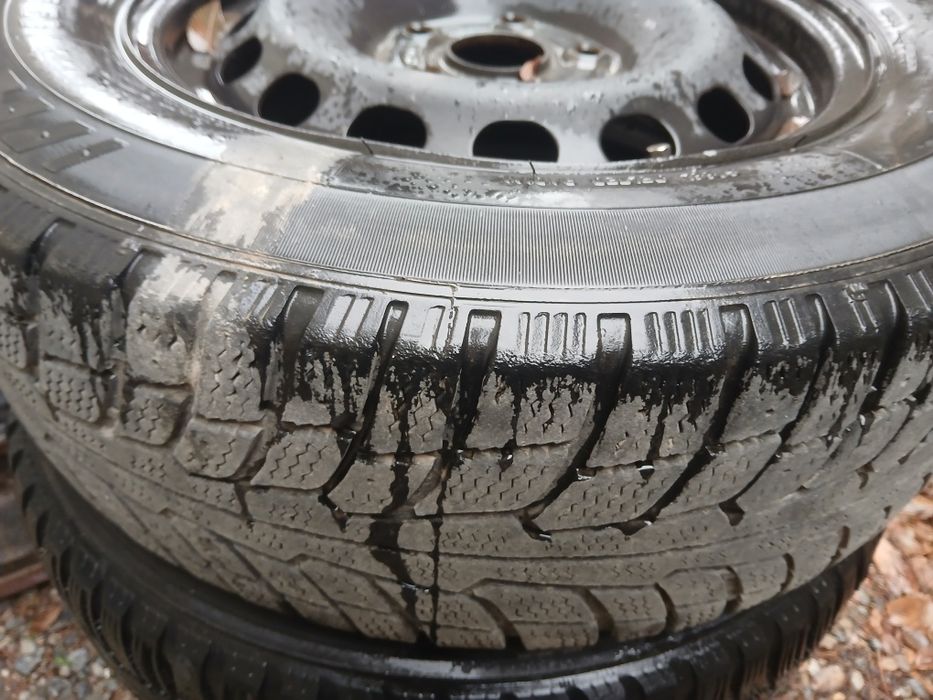 Балоны с дисками зимные  ауди  размер 15