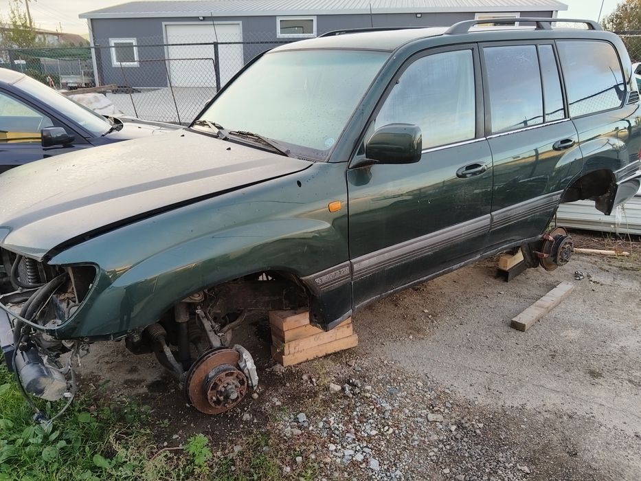 Vând bara metalica  piese Toyota Land Cruiser 100