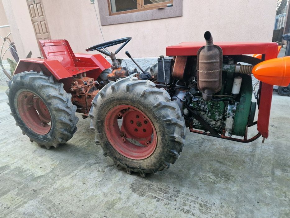 Tractoras articulat Valpadana