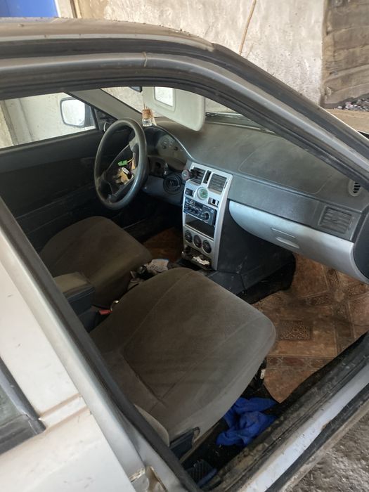 Продам приору 1 на запчасть целиком