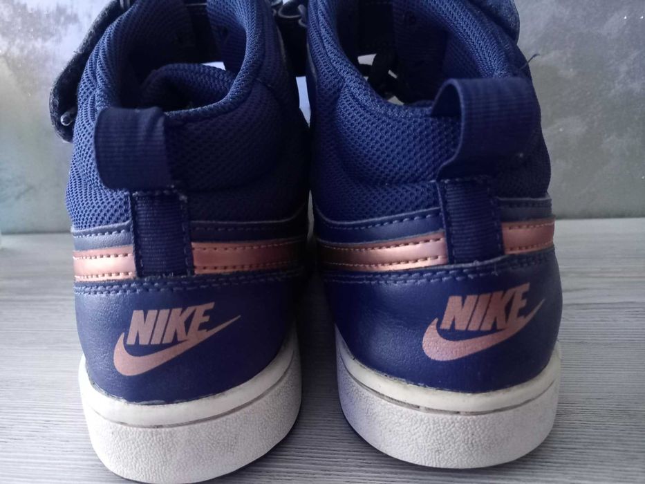 Nike - естествена кожа шити номер 40