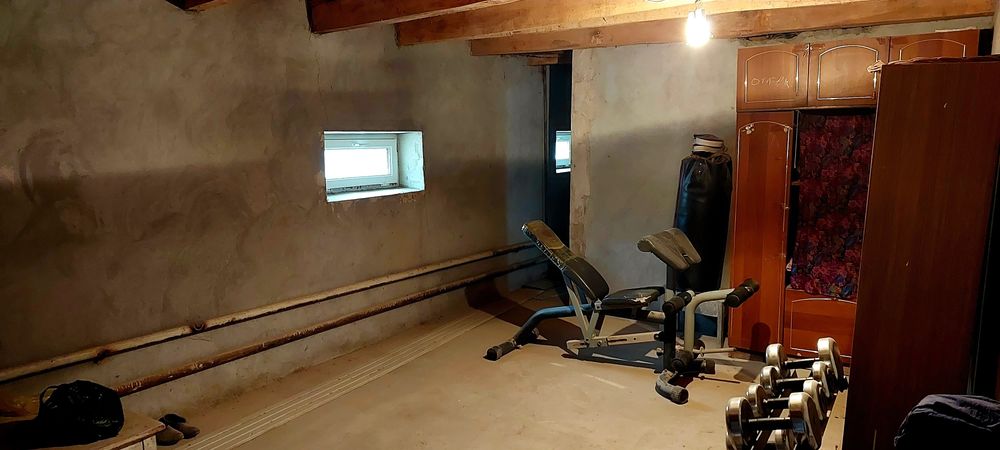 Keles Abdurahmonovda 7sotix 9 xonali uchastok sotiladi