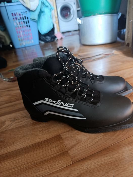 Ботинки лыжные новые