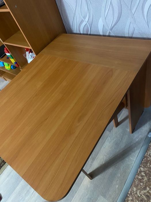 Раздвижной столик