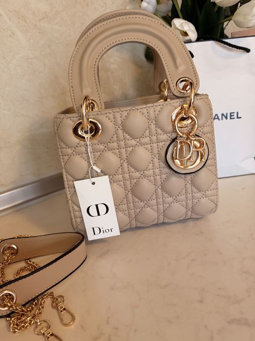 Нова чанта Lady Dior mini