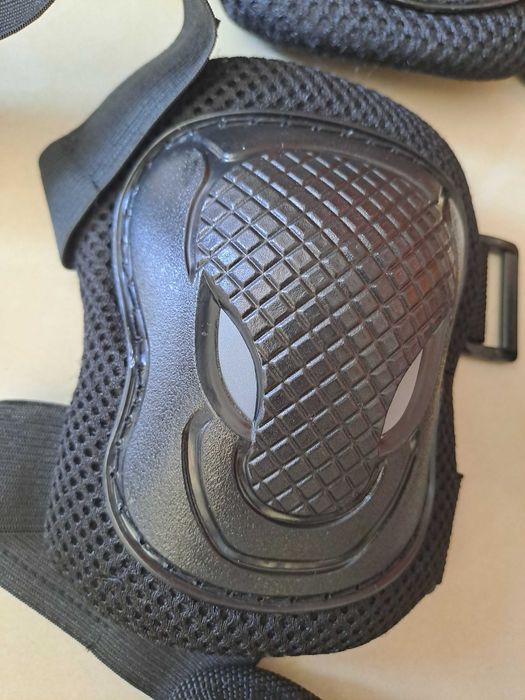 Наколенки, налакътници и протектори за дланите