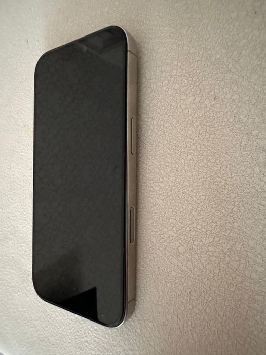 Продам Iphone 16 pro