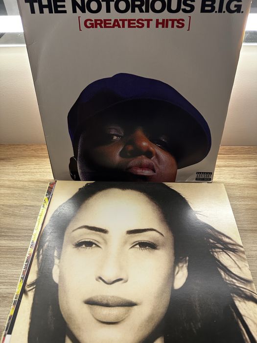 Продам виниловый проигрыватель Lenco LS-43