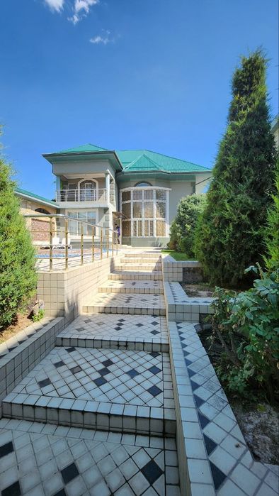 Срочно продаётся евродом Ракатбоши 6-соток 6-комнота