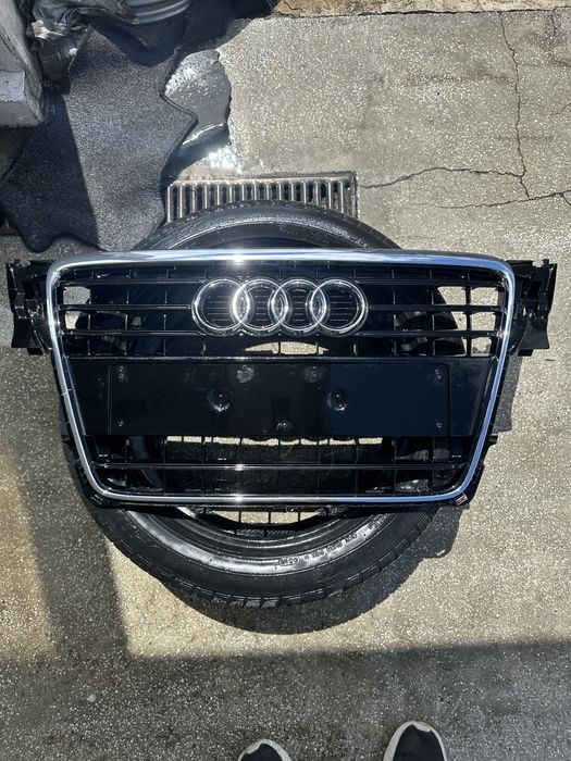 Audi A4 B8 07-011г Предна маска/Решетка