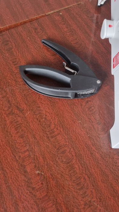 Чеснокодавка Tupperware