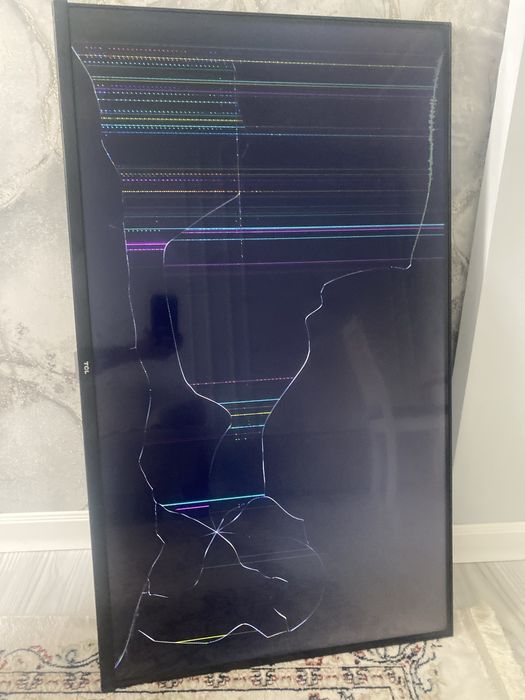 Продам сломанный телевизор