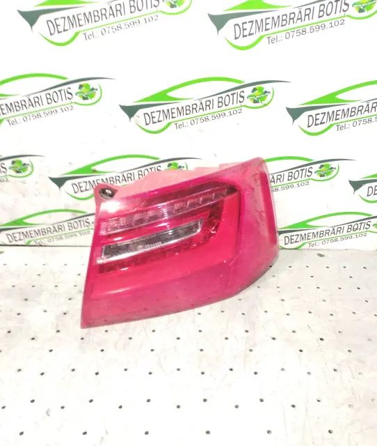 Lampa / Tripla stop dreapta pe aripa Audi A6 2011