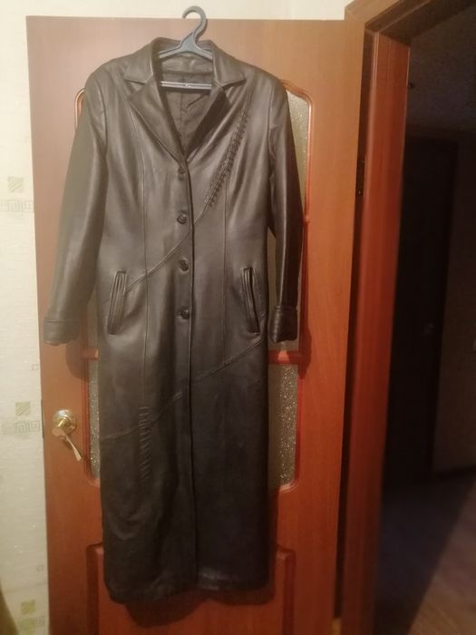 Пальто коженное 46. 48.