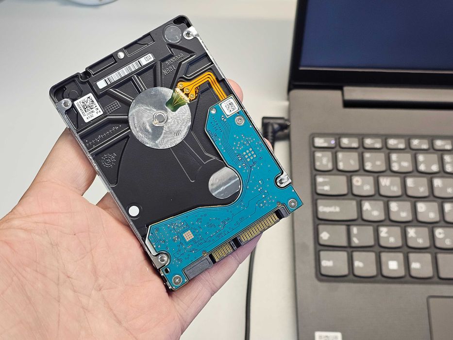 ПРОДАМ 1TB (1000GB)  Seagate Жесткий диск для НОУТБУКОВ.