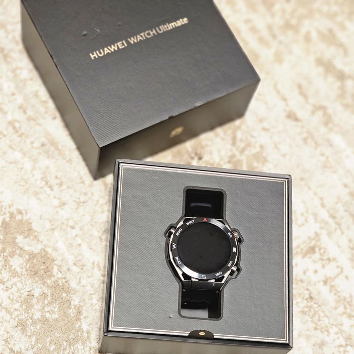 Huawei Watch Ultimate много запазен