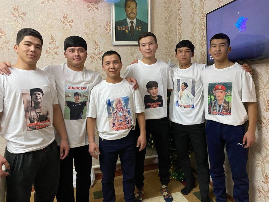 Брелок,кружка,футболка,подушка