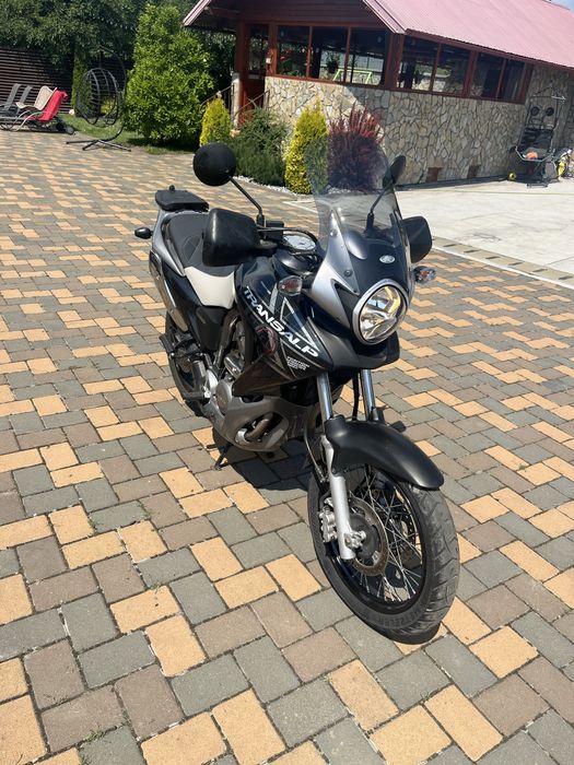 Vand honda  xl 700 v transalp  impecabila